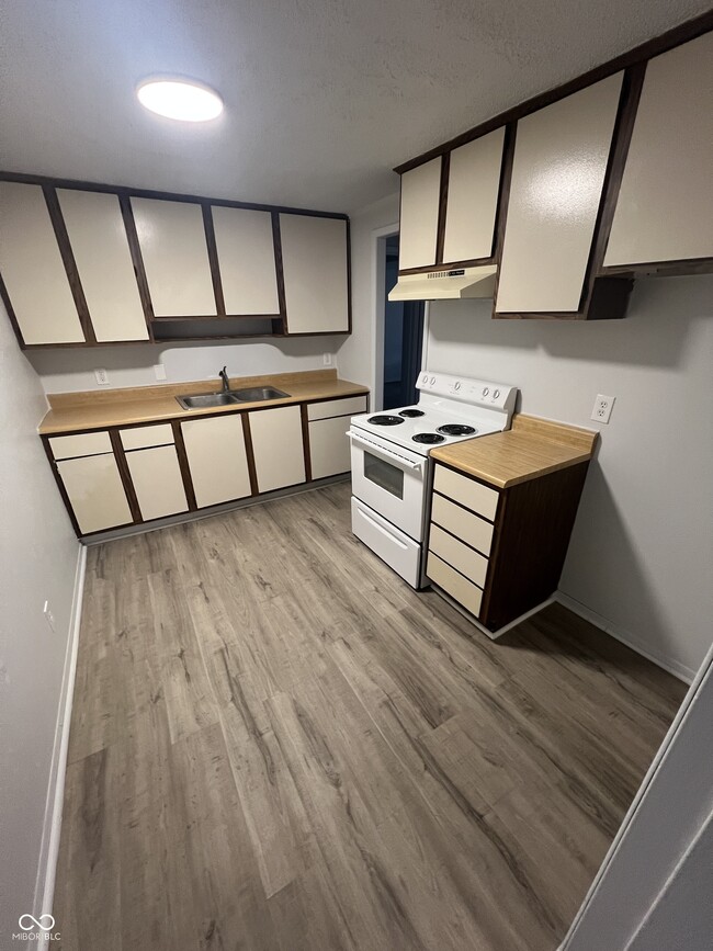 Photo - 2000 Indianapolis Rd Unit 123