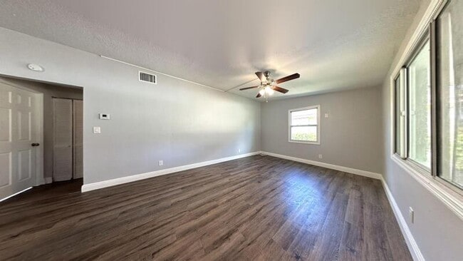 Photo - 8972 67th St