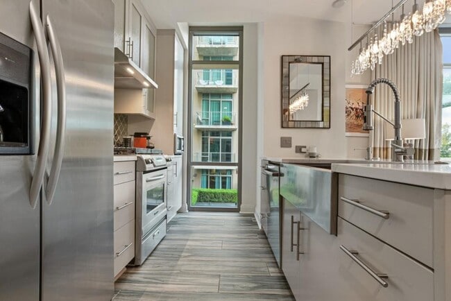 Photo - 905 Juniper St NE Unit 403