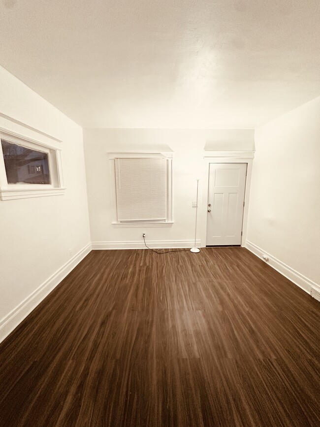 Photo - 96-98 Durnan St Unit 98