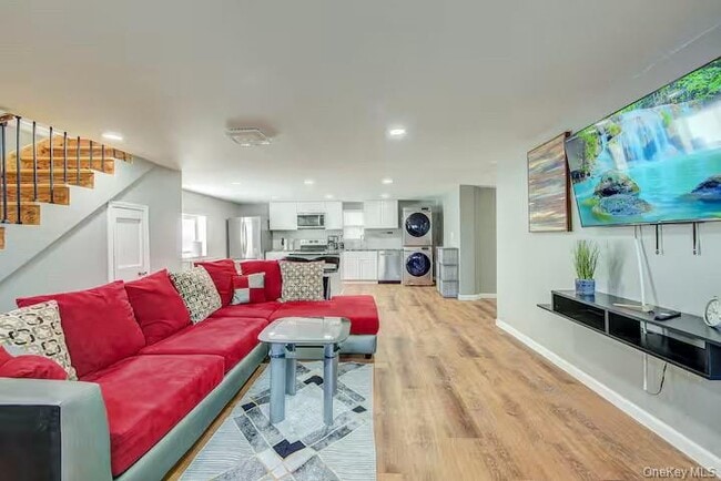 Building Photo - 8 Carl Pl Unit 4