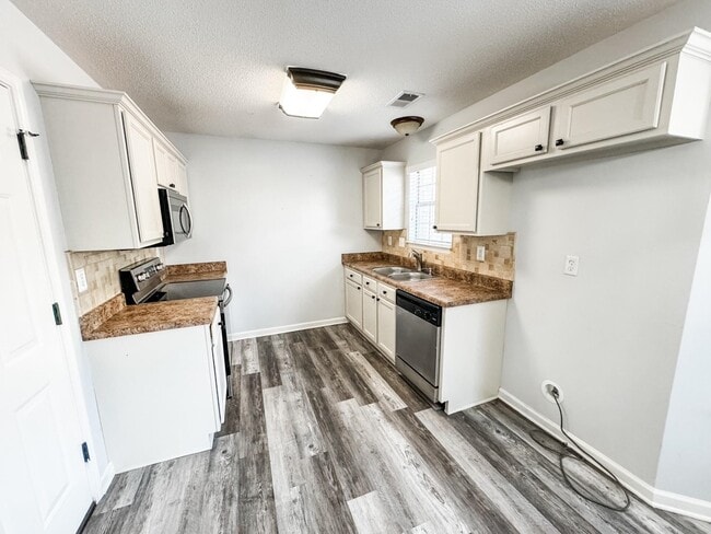 Photo - 1645 Sawmill Creek Ln