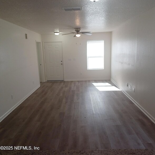 Photo - 908 W 9th St