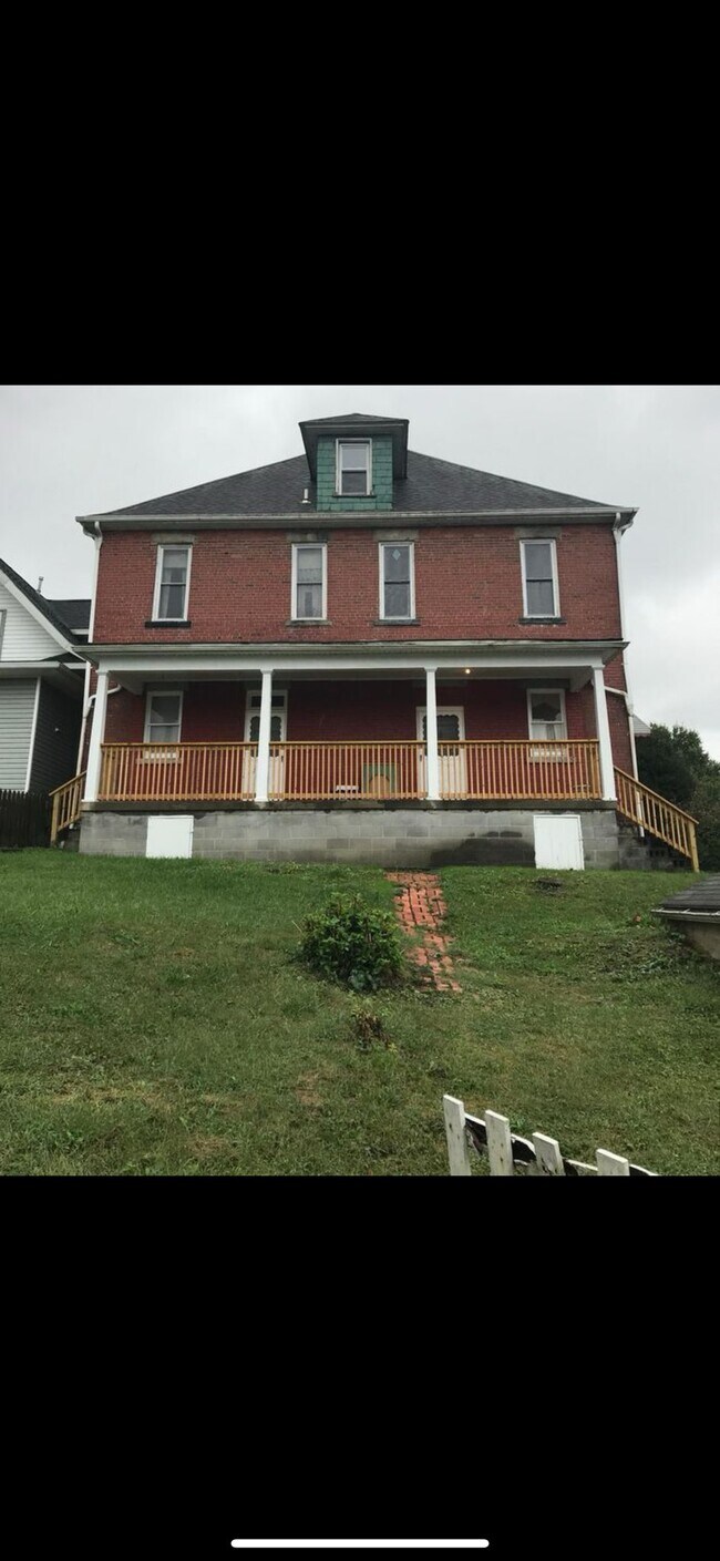 Photo - 310 Maryland Ave