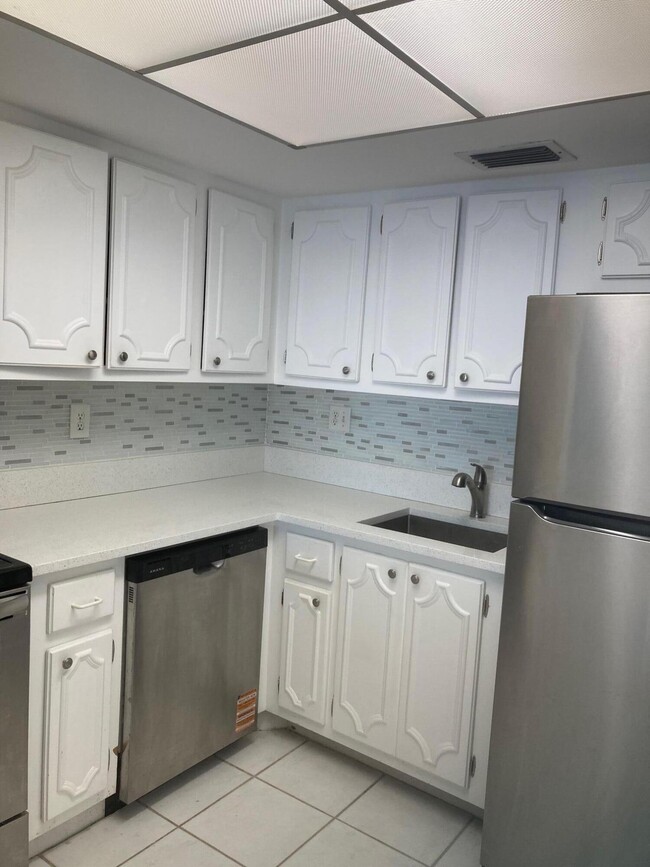 Photo - 2936 Lake Shore Dr Unit 409