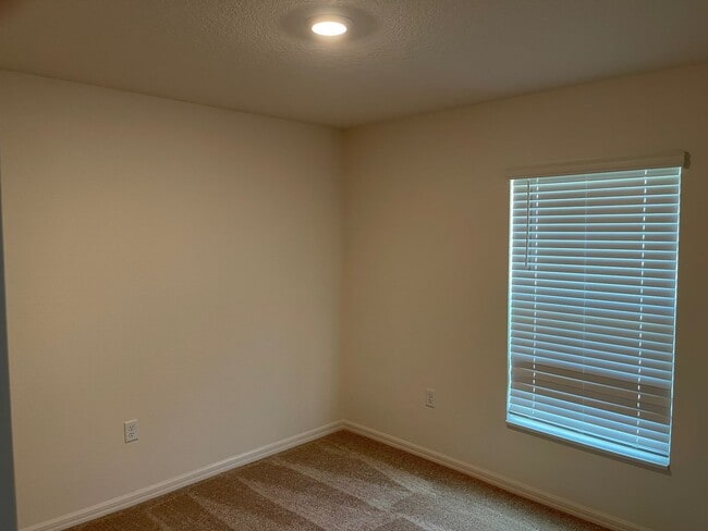 Photo - Like new 5/3/2 with screened in porch and much more...