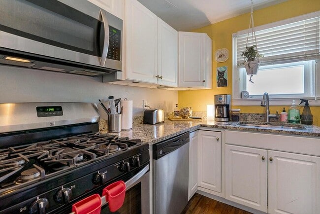 Photo - 1607 Elmwood Ave