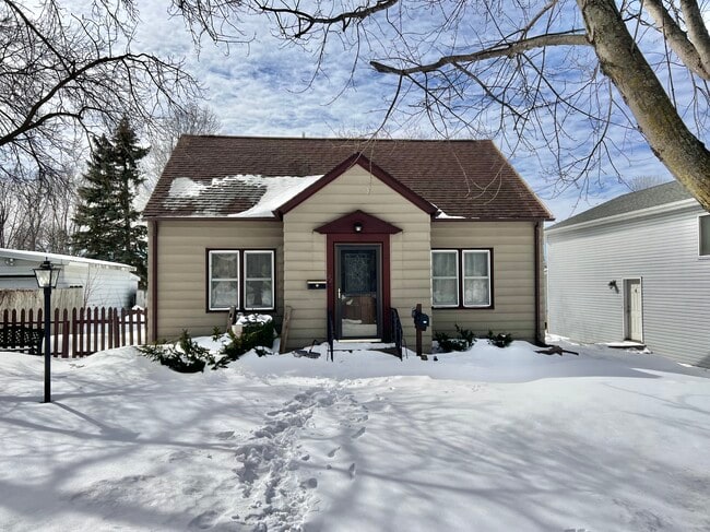 Photo - 221 7th Ave N