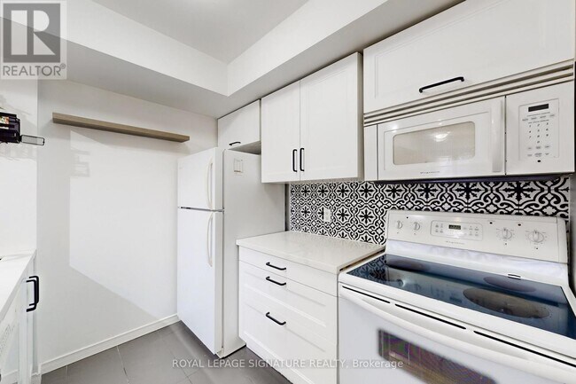 Photo - 21 Pirandello St