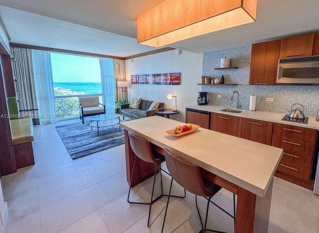 6801 Collins Ave Unit 815 (door number)