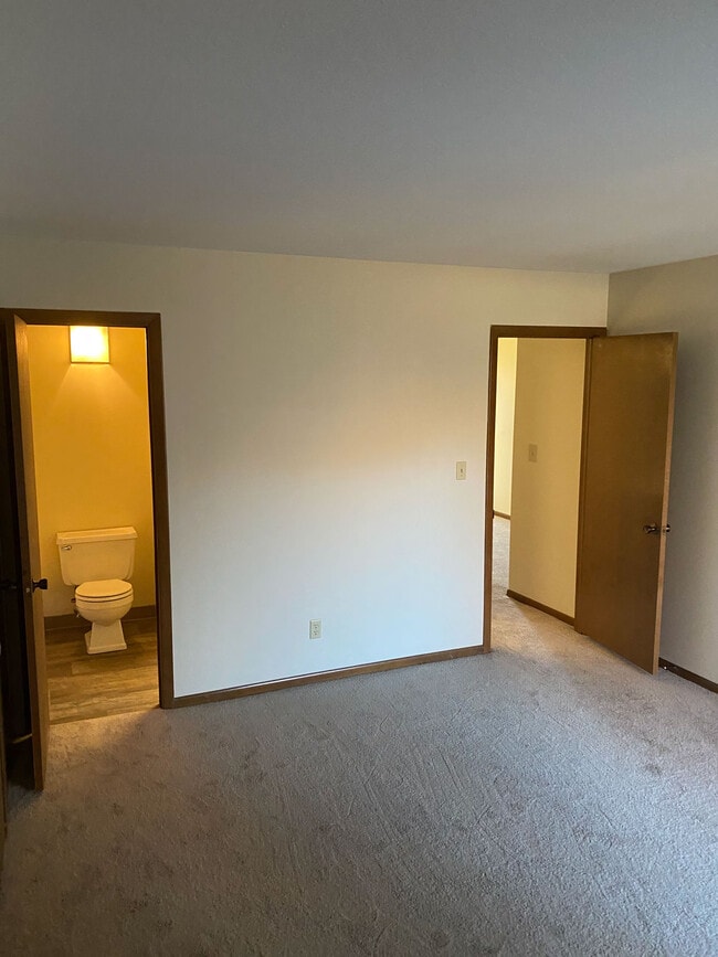 London Square Apartments