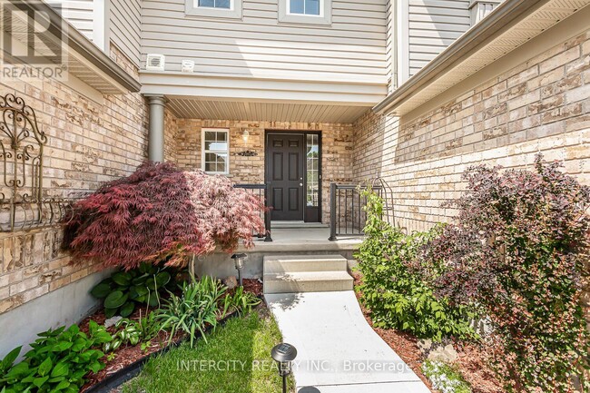 Photo - 258 McMeeken Dr