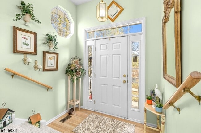 Photo - 20 Chesterfield Ct