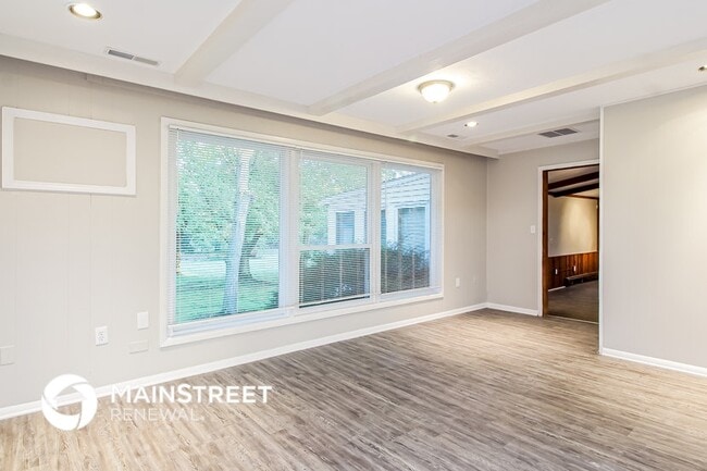 Photo - 7018 SOM Center Road