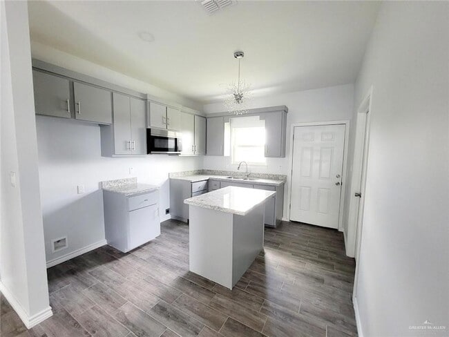 Photo - 2808 Rosemary Dr Unit 2