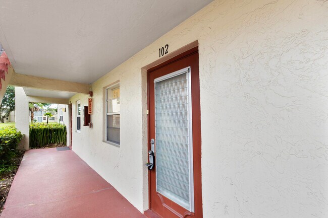 Photo - 20 Abbey Ln Unit 102