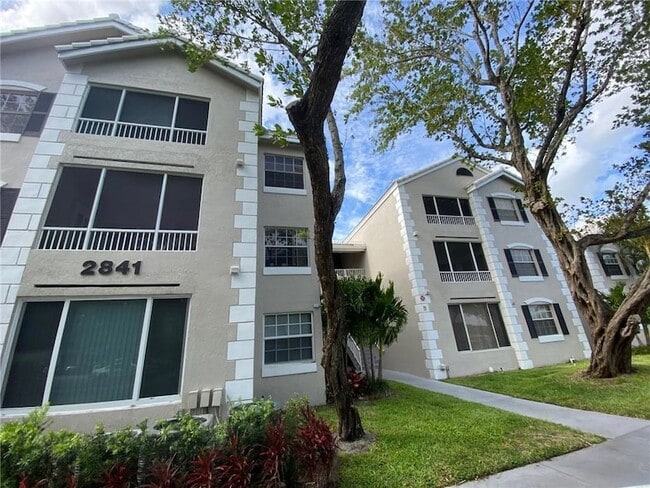 Photo - 2841 N Oakland Forest Dr Unit 107