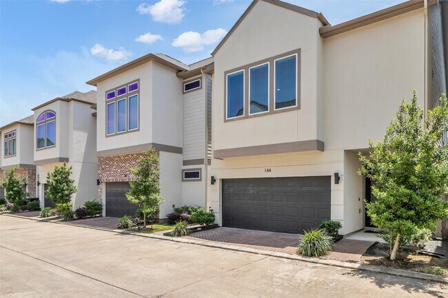 Photo - 144 Knightsbridge Park Ln