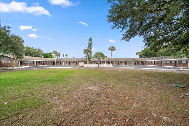 Photo - Eagle Crest Apartments