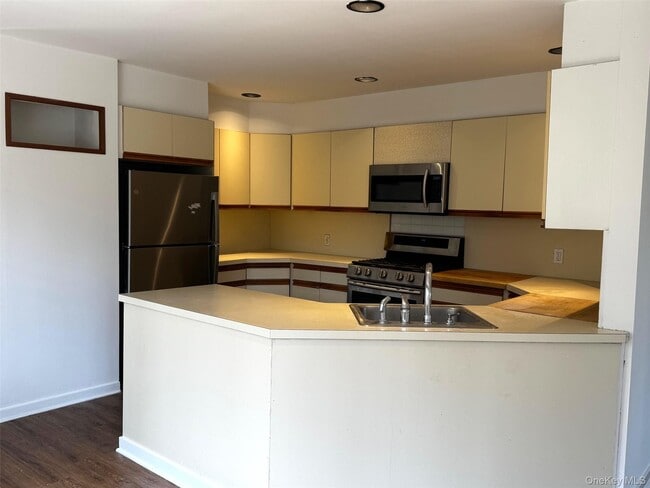 Photo - 2581 Roanoke Ave