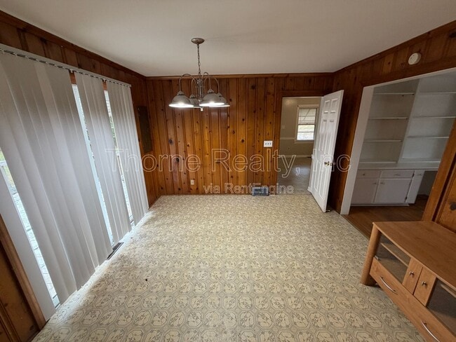 Photo - 208 Ridgewood Dr