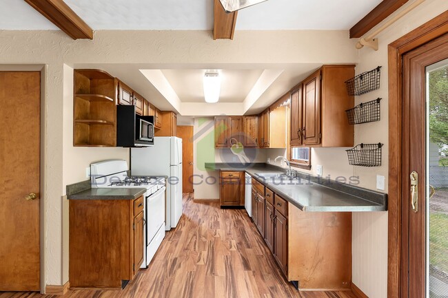 Building Photo - Charming 3 Bedroom 1.5 Bath