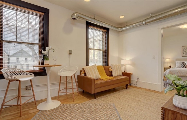 Photo - 740 Sherman St