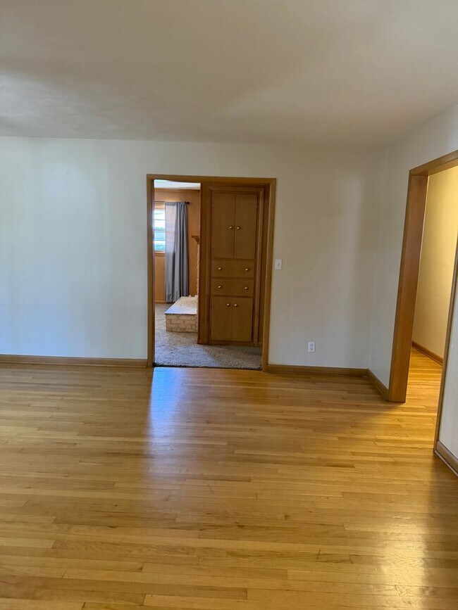 Photo - 3 bedroom, 2 bathroom, 2 car garage hom for rent