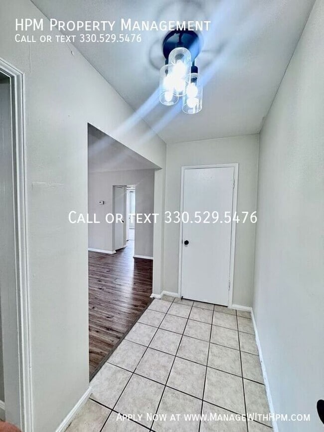 Photo - 3310 Warrensville Center Rd Unit MT-407