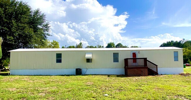 102 Persimmon Dr