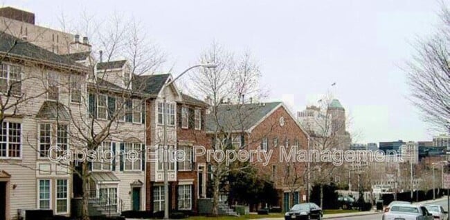 Photo - 37 Howard Ct Unit 3 - Master Bedroom