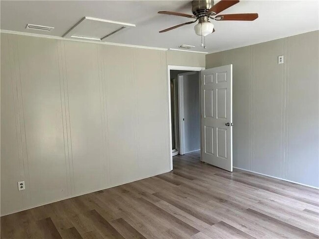 Photo - 643 Gehrig Ave