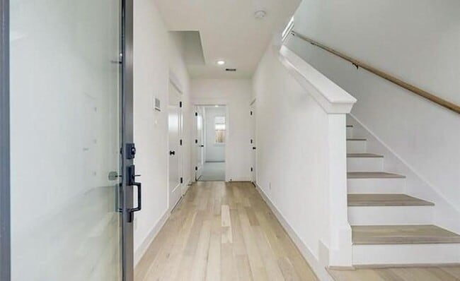Photo - 3018 Delano St
