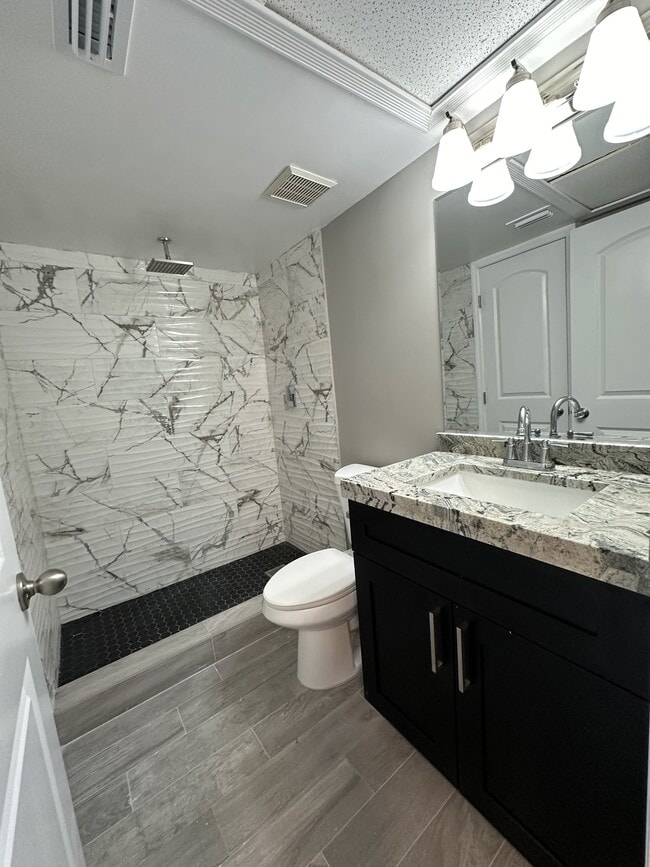 Photo - 2871 N Oakland Forest Dr