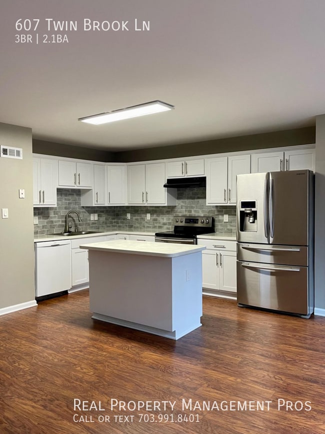 Photo - 607 Twin Brook Ln Townhome
