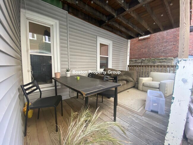 51 Calumet St Unit 1