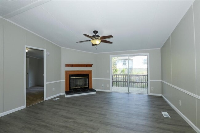 Photo - 874 Center Hill Ave NW