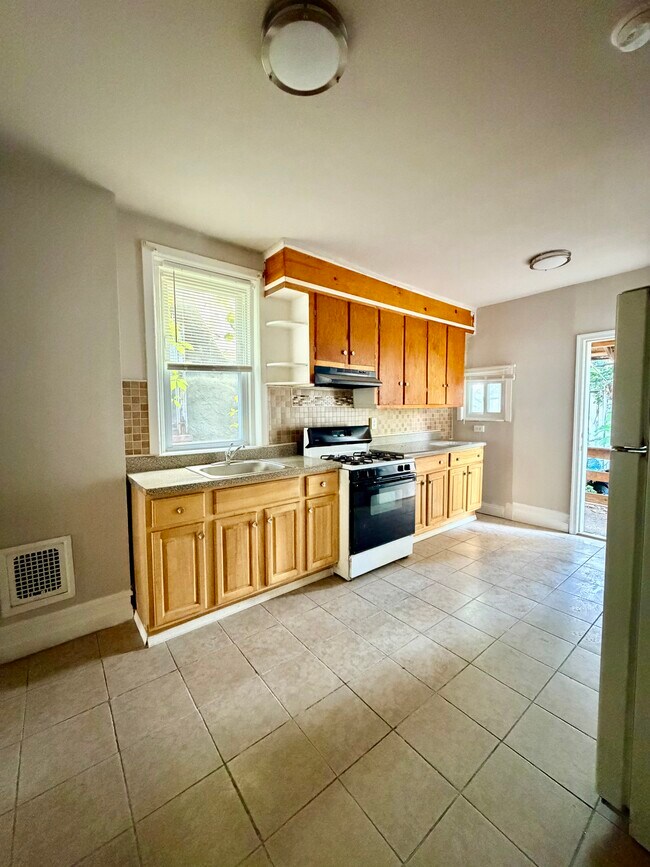 Photo - 27 N Edgewood St