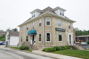 Building Photo - 213-215-215 N Wisconsin St