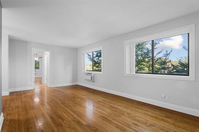 Photo - 7545 N Winchester Ave Unit 303