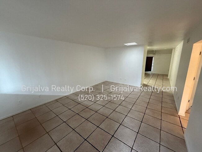 Photo - 2 Bedroom, 2 Bath Townhouse for Rent (Stone/Roger)