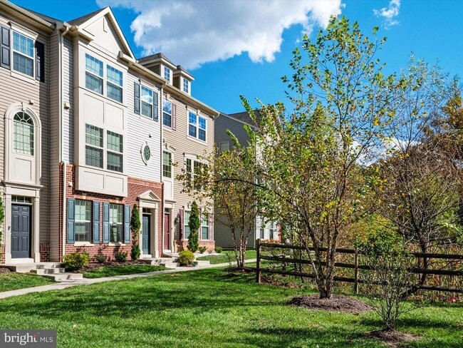 Building Photo - 2321 Marion Rd