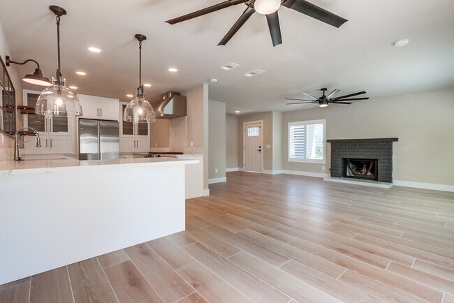 Photo - 1204 Palomar Pl