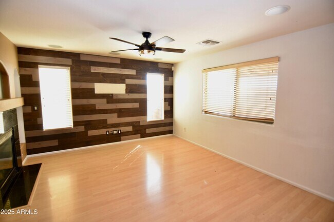 Photo - 2525 W Straight Arrow Ln