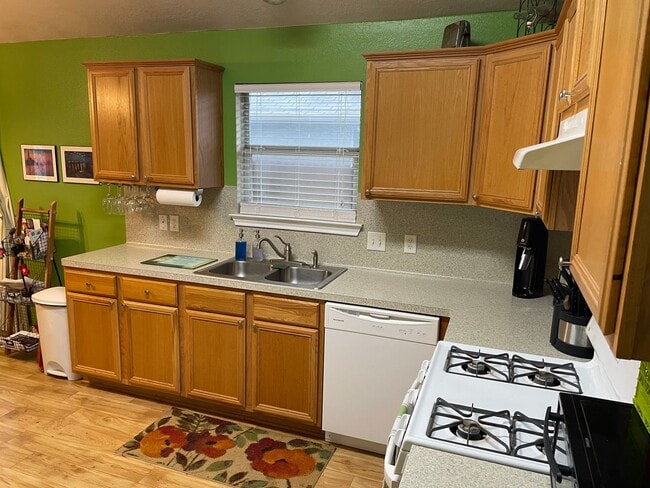 Photo - MAY PRE-LEASE!!!!  Adorable 3 Bedroom Home...