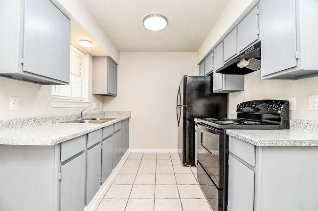 Photo - 1526 East Ave Unit 203
