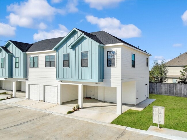 Photo - 3210 Frying Pan Pl