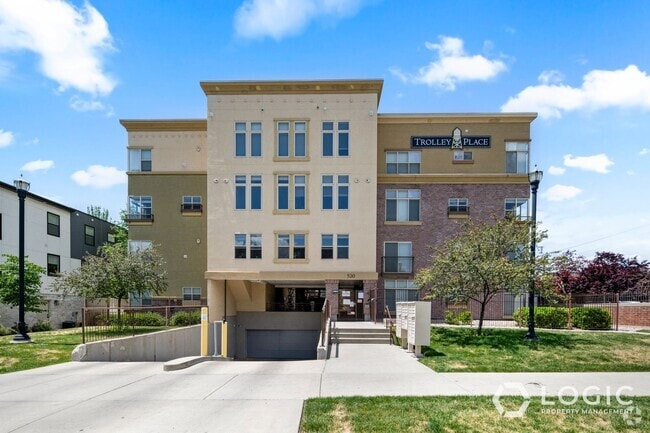Building Photo - Grand Unit in Salt Lake City! Rental