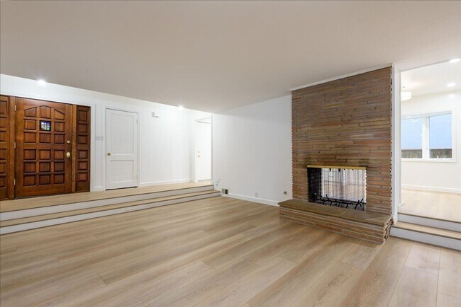 726 14th Avenue-