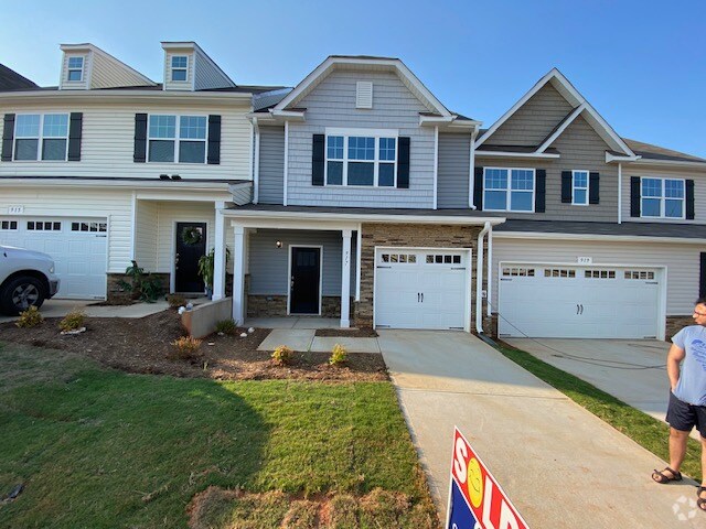 Building Photo - 917 Hillman Ln Rental